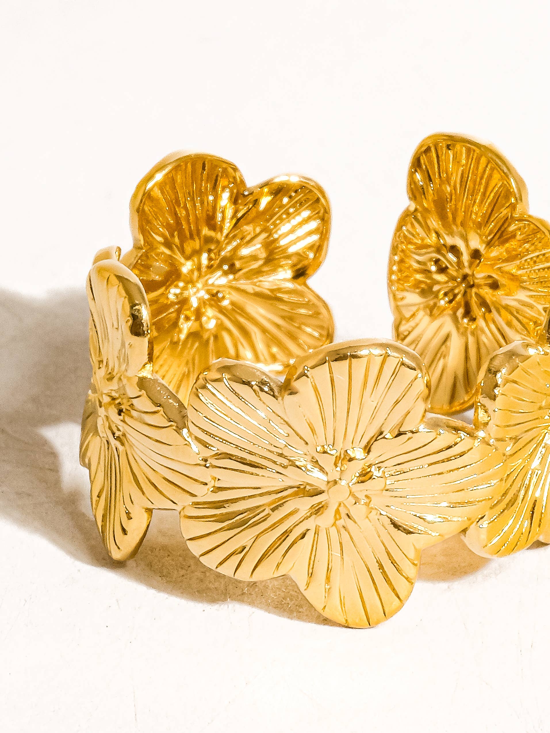 JOSÉE 18K GOLD NON-TARNISH FLOWER RING