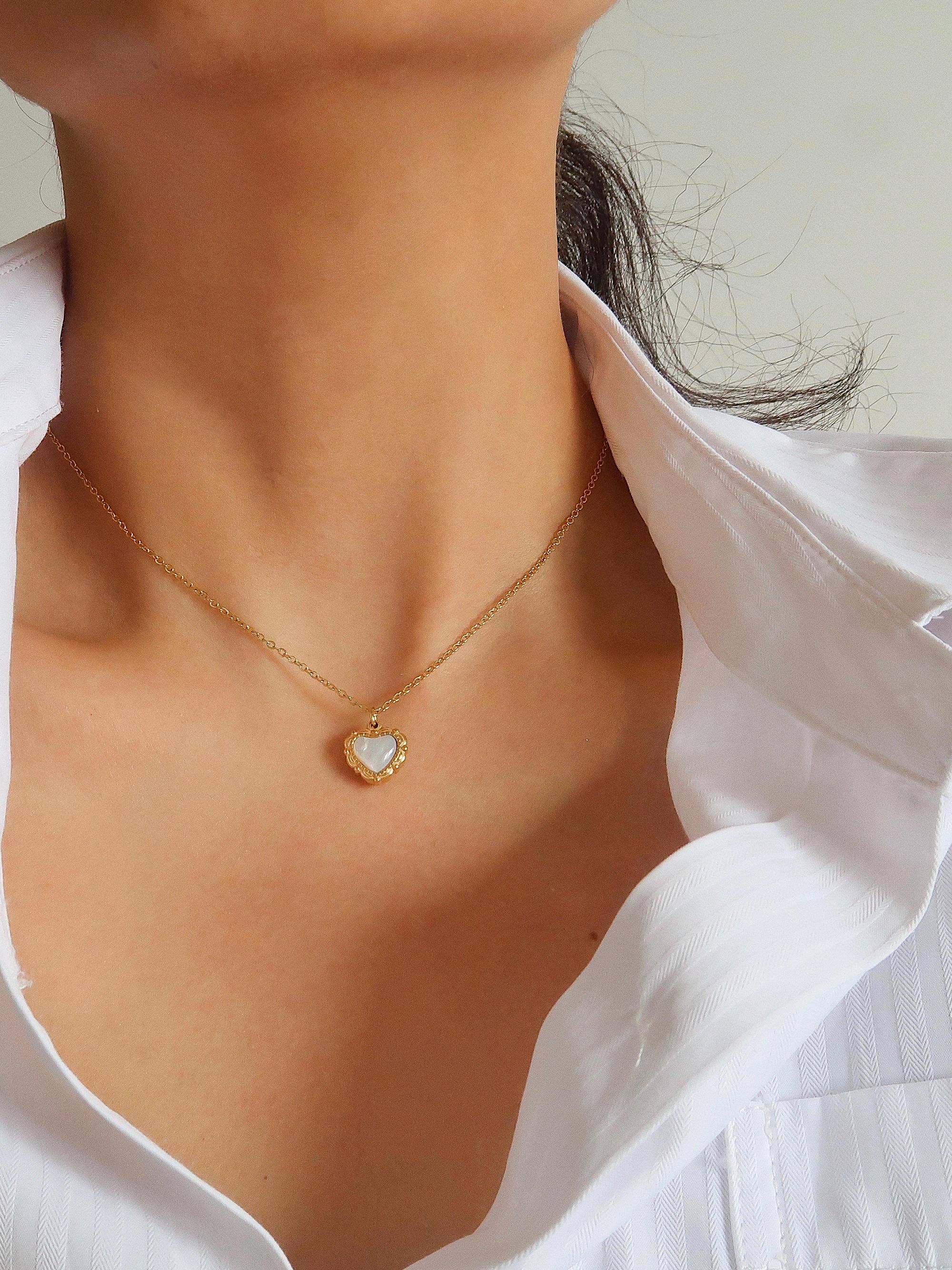 JOSIE GOLD NON-TARNISH VINTAGE HEART PENDANT NECKLACE