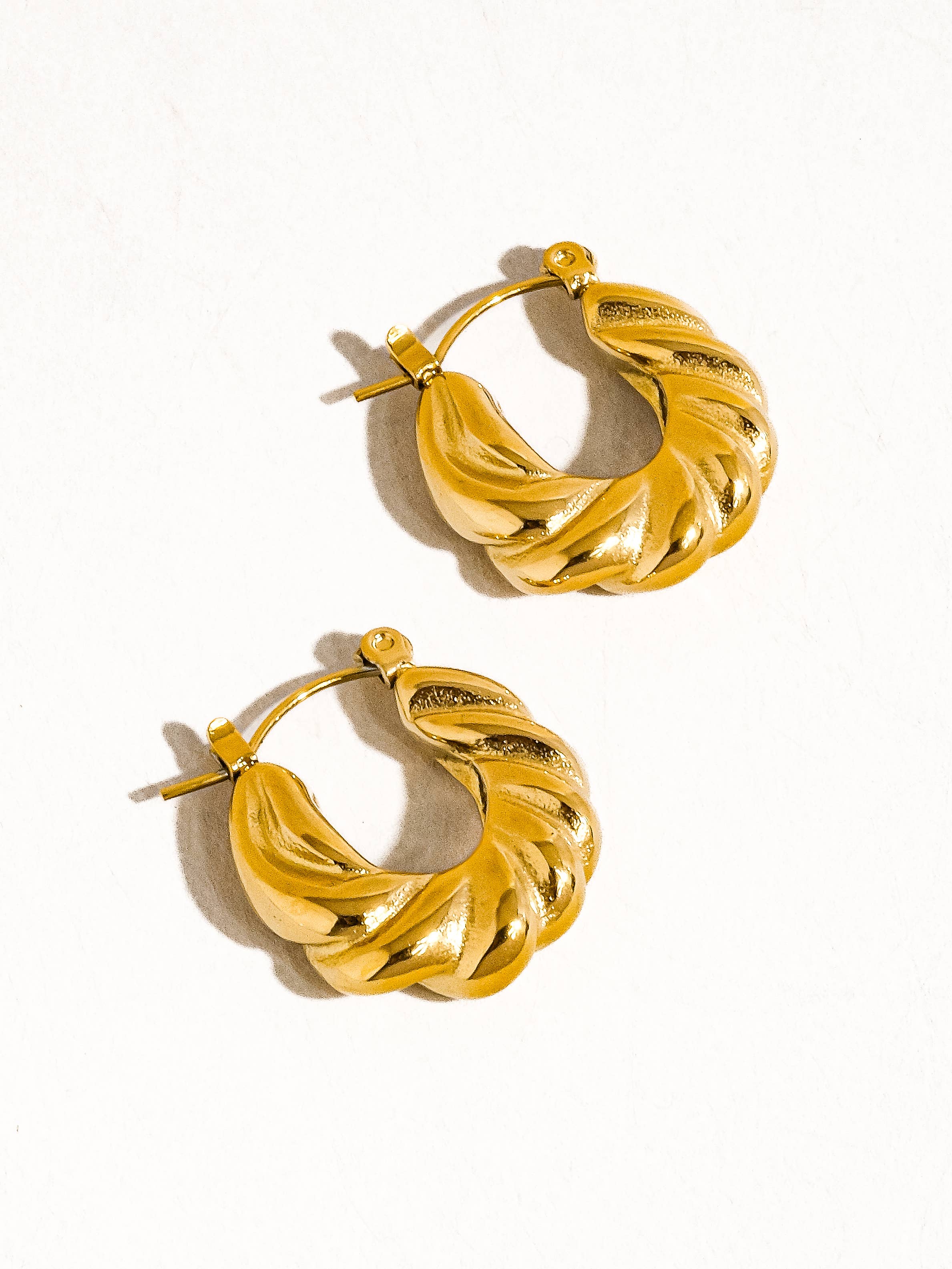 KIMBERLY 18K GOLD NON-TARNISH BRAIDED HOOP EARRING