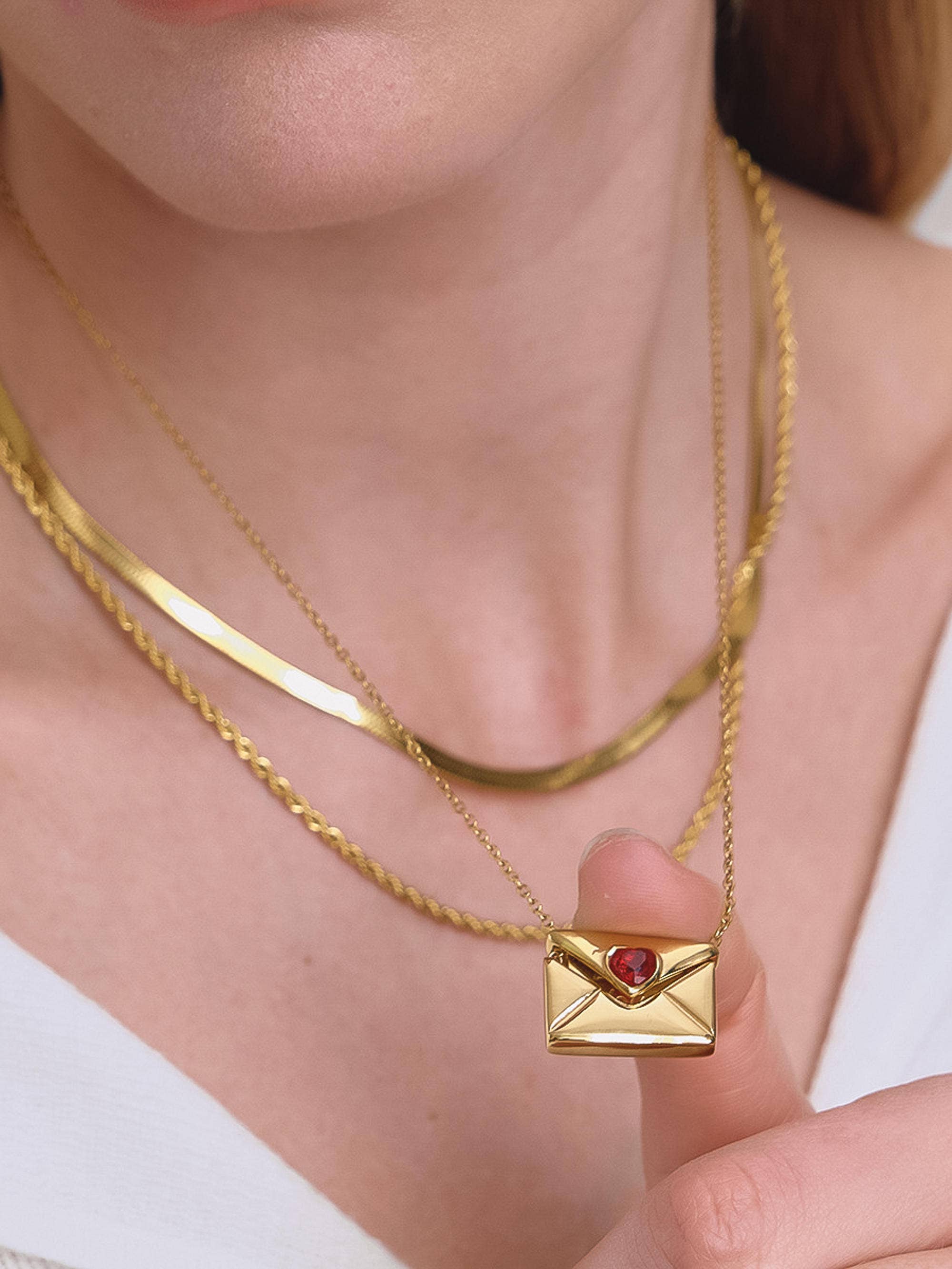 LETTER 18K GOLD NON-TARNISH LOVE LETTER HEART NECKLACE