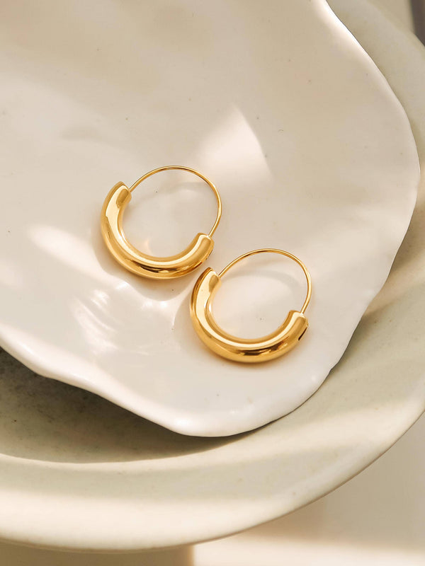 MACKENZIE 18K. NON-TARNISH U-SHAPE HOOP EARRING