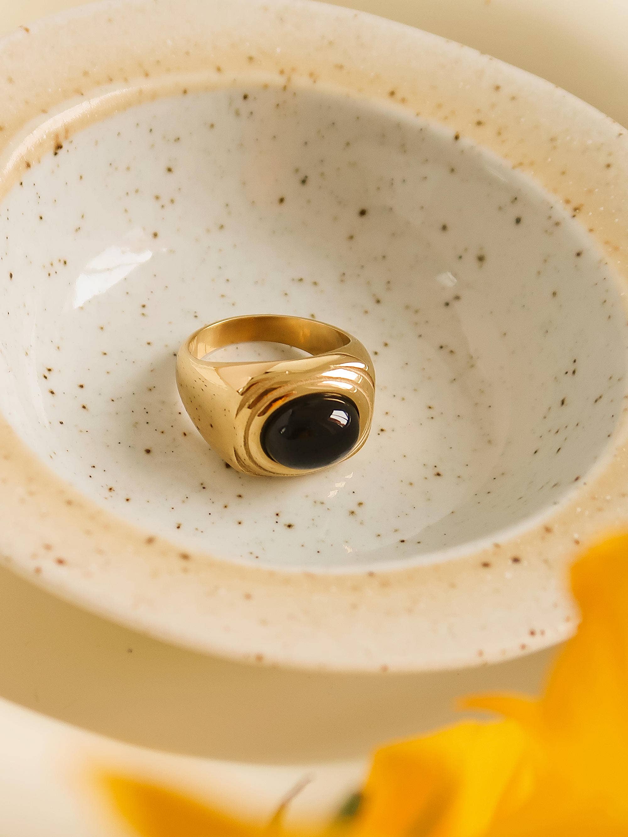 PALMER 18K GOLD NON-TARNISH AGATE RING SIZE 8