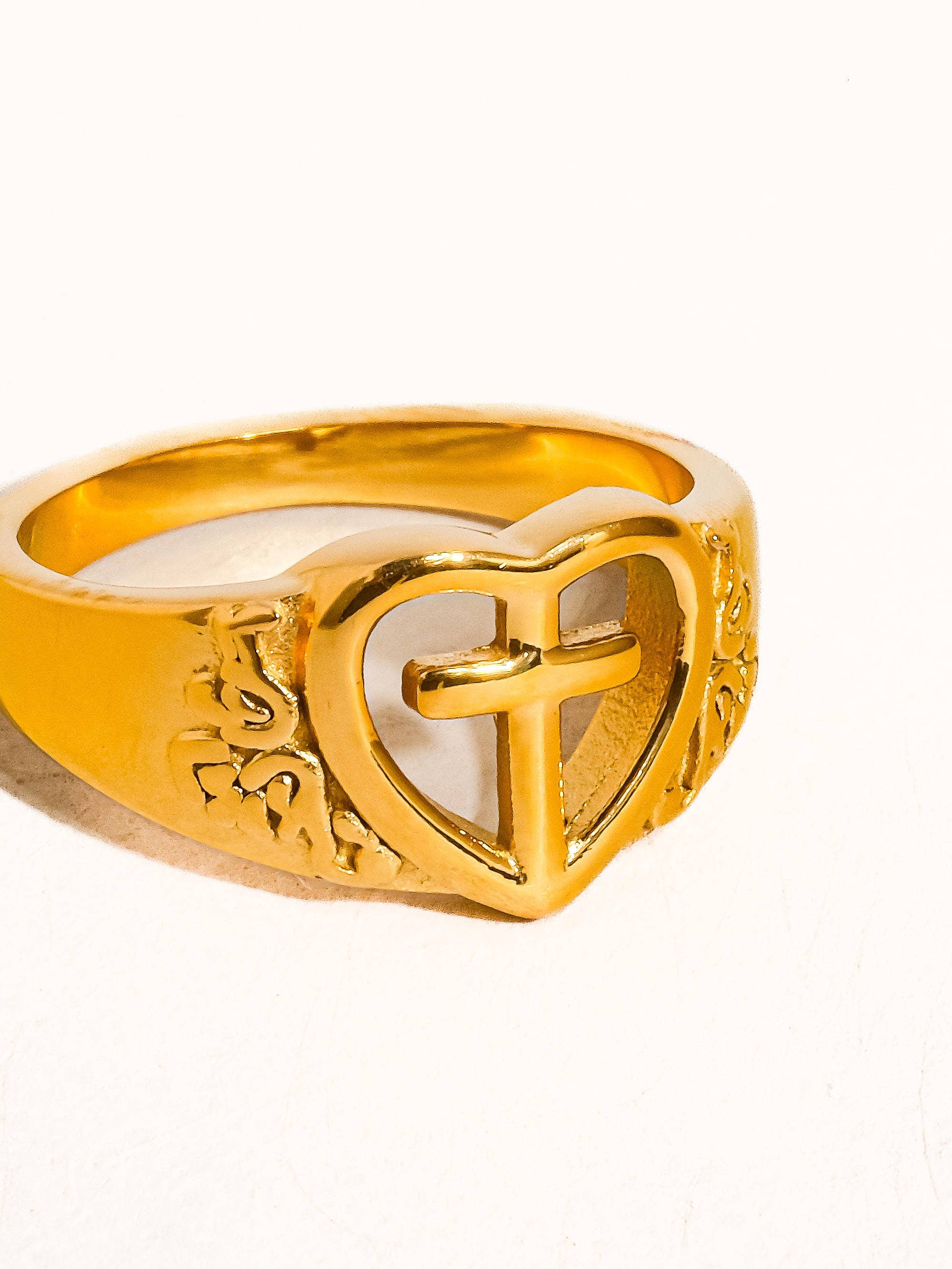 PARTAGÉ 18K GOLD NON-TARNISH CROSS & HEART RING