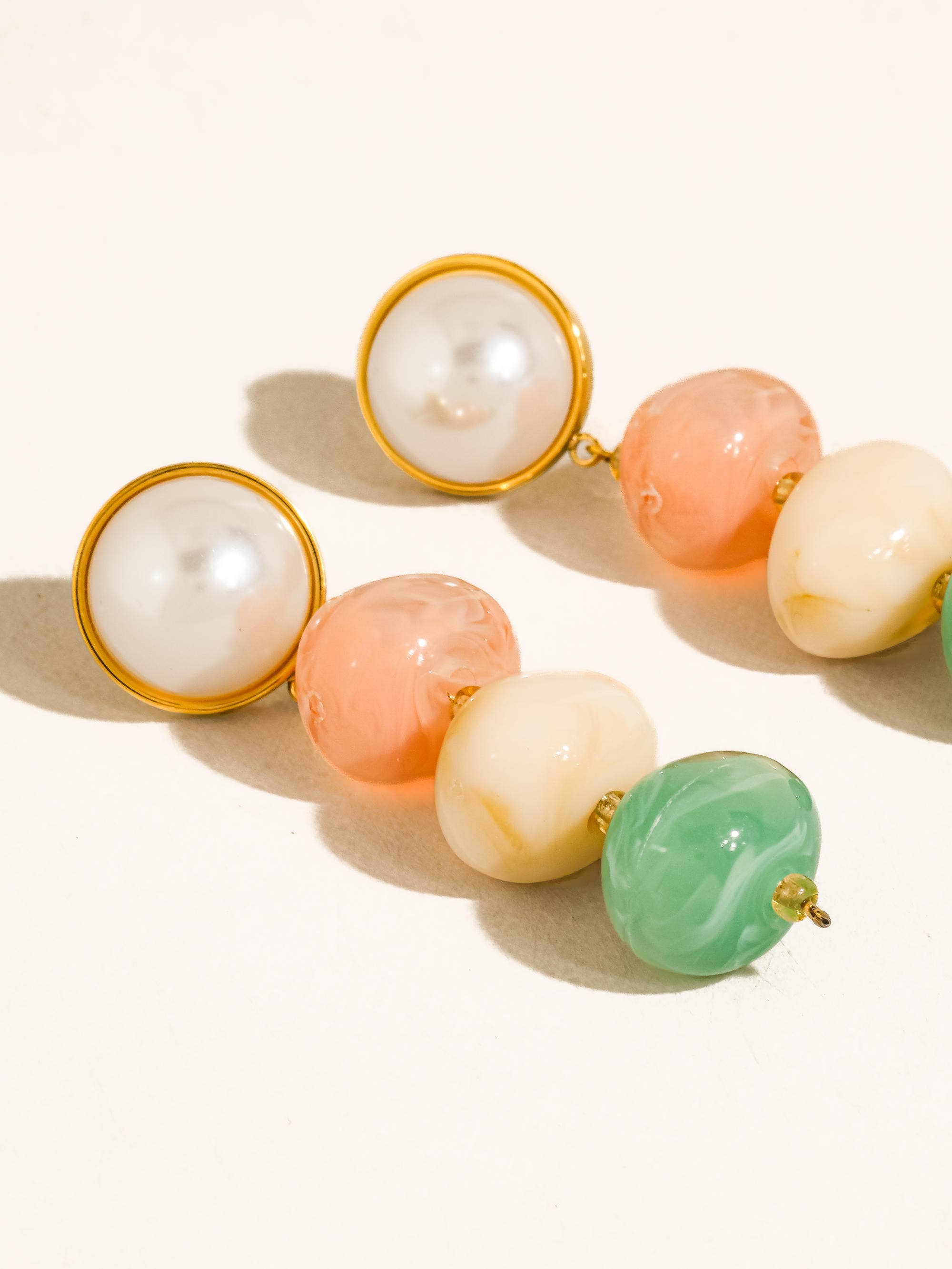 ALANI 18K GOLD NON-TARNISH VINTAGE PASTEL BEADED EARRING
