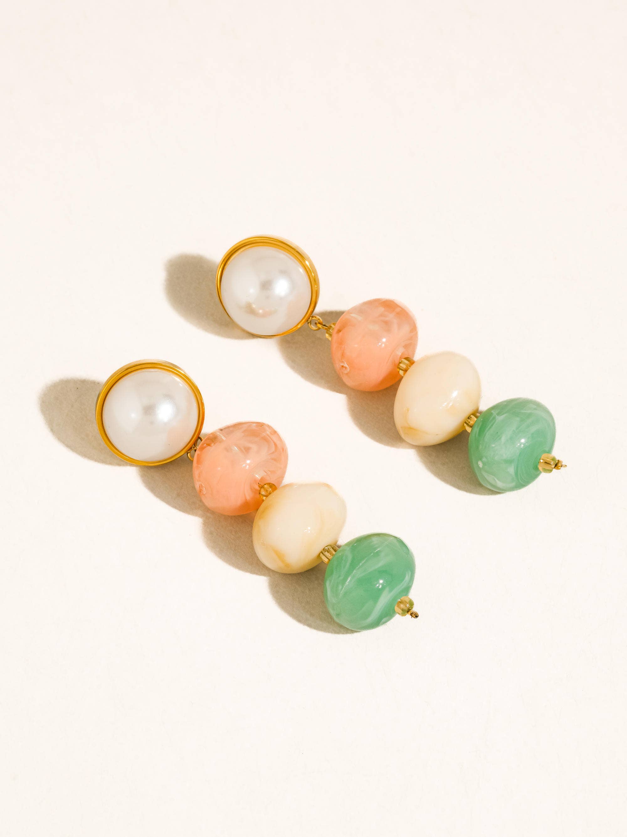 ALANI 18K GOLD NON-TARNISH VINTAGE PASTEL BEADED EARRING