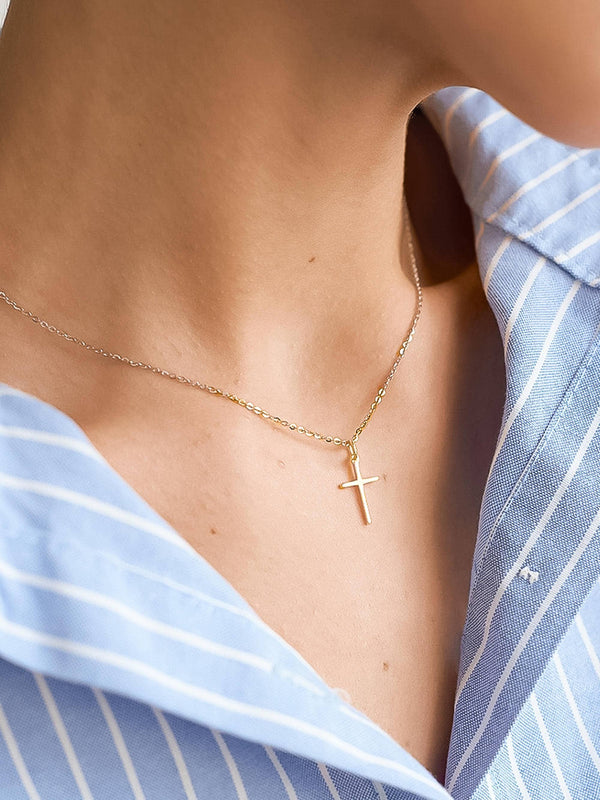 TIRZA 18K GOLD NON-TARNISH SMALL CROSS NECKLACE