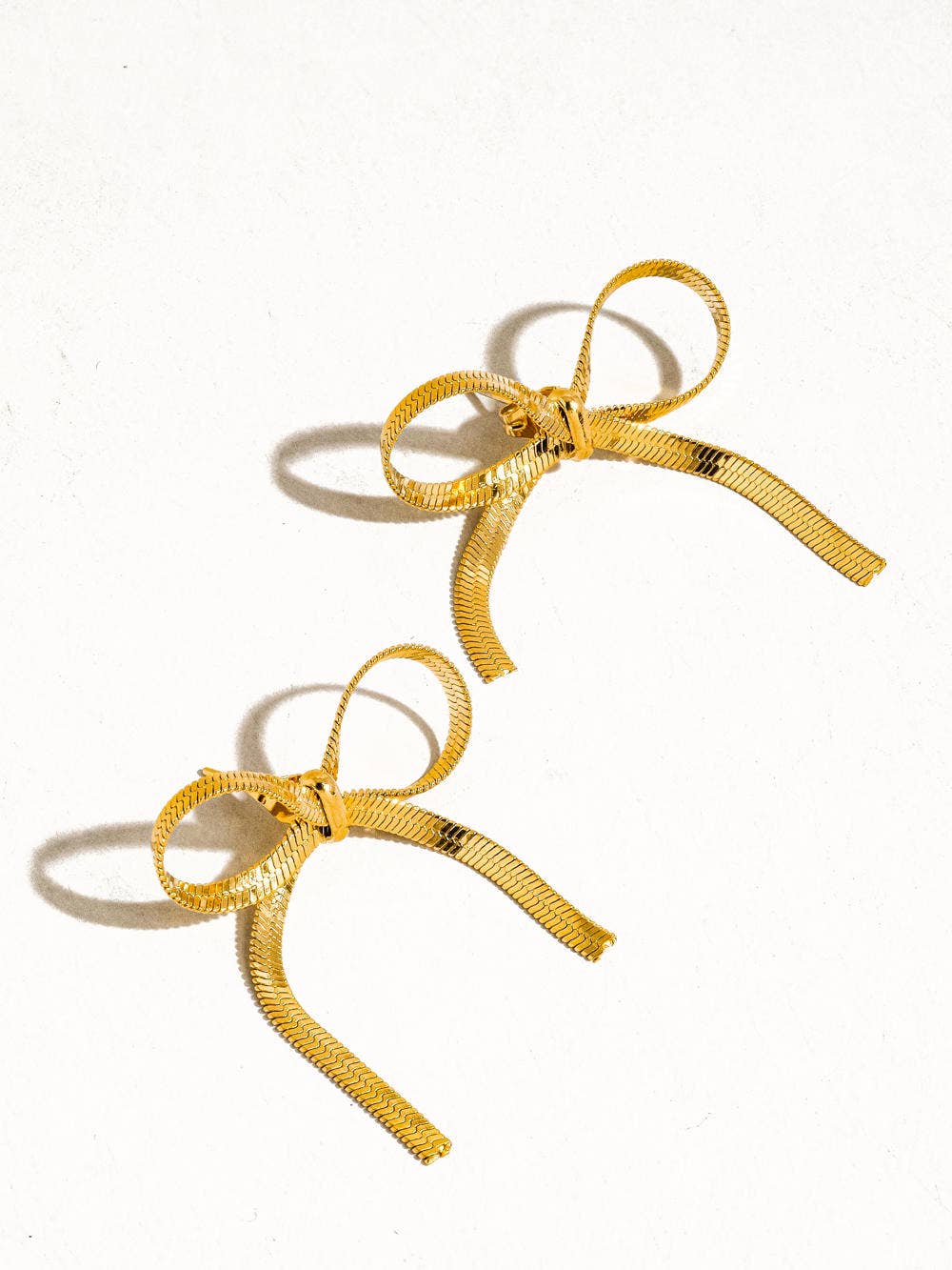 WIONA 18K NON-TARNISH FLAT GOLD BOW CHAIN STUDS