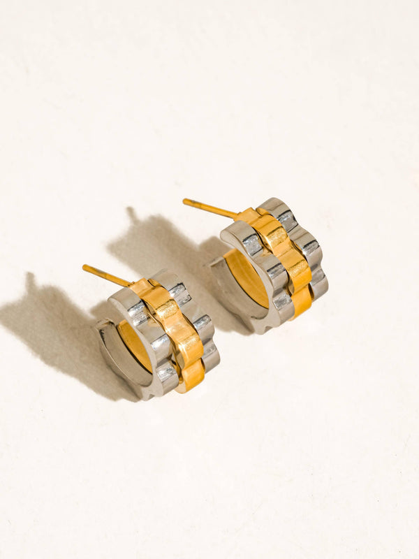 PAIGE 18K GOLD NON-TARNISH TWO-TONE RIBBED HOOP EARRINGS