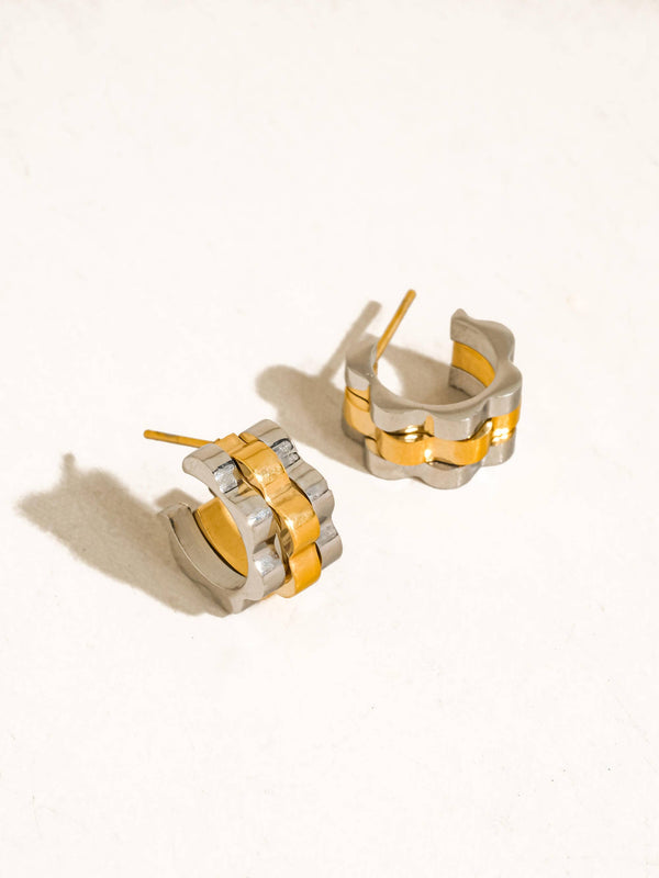 PAIGE 18K GOLD NON-TARNISH TWO-TONE RIBBED HOOP EARRINGS