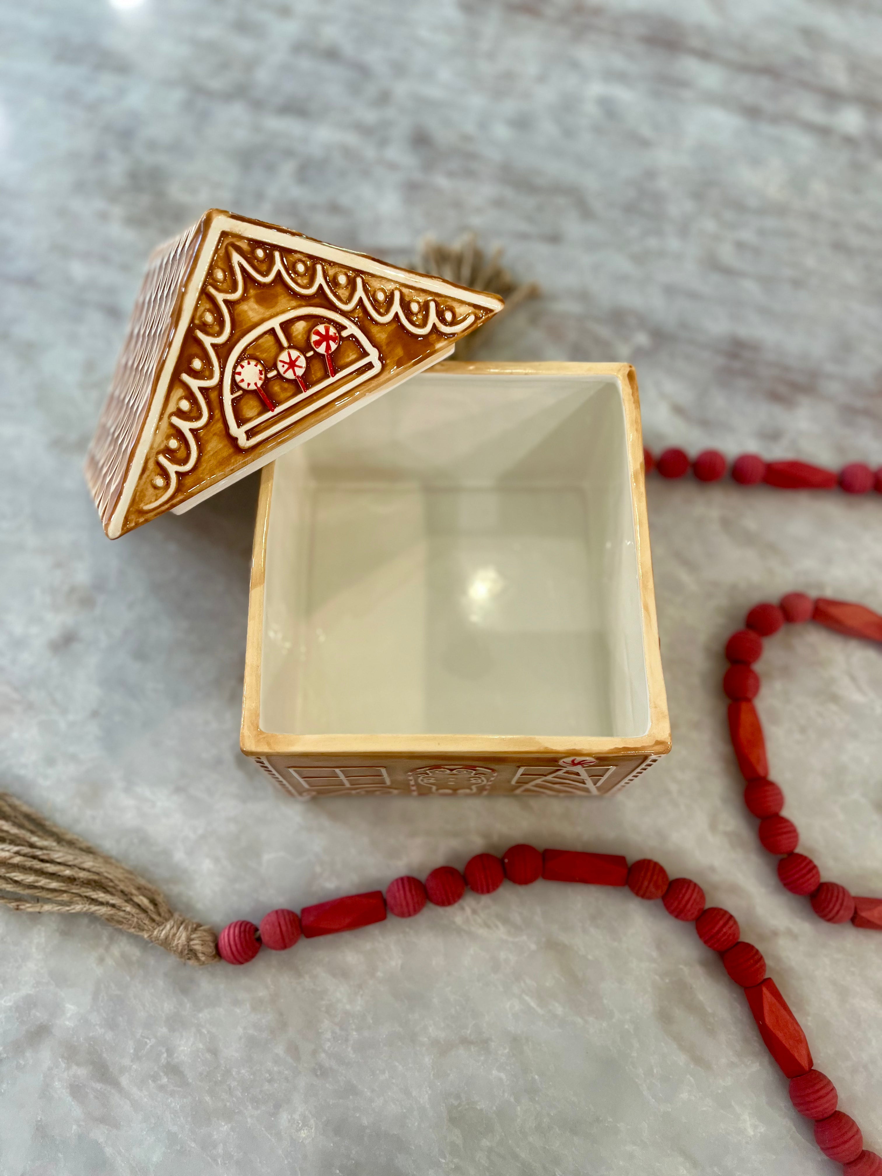 DOLOMITE GINGERBREAD HOUSE COOKIE JAR