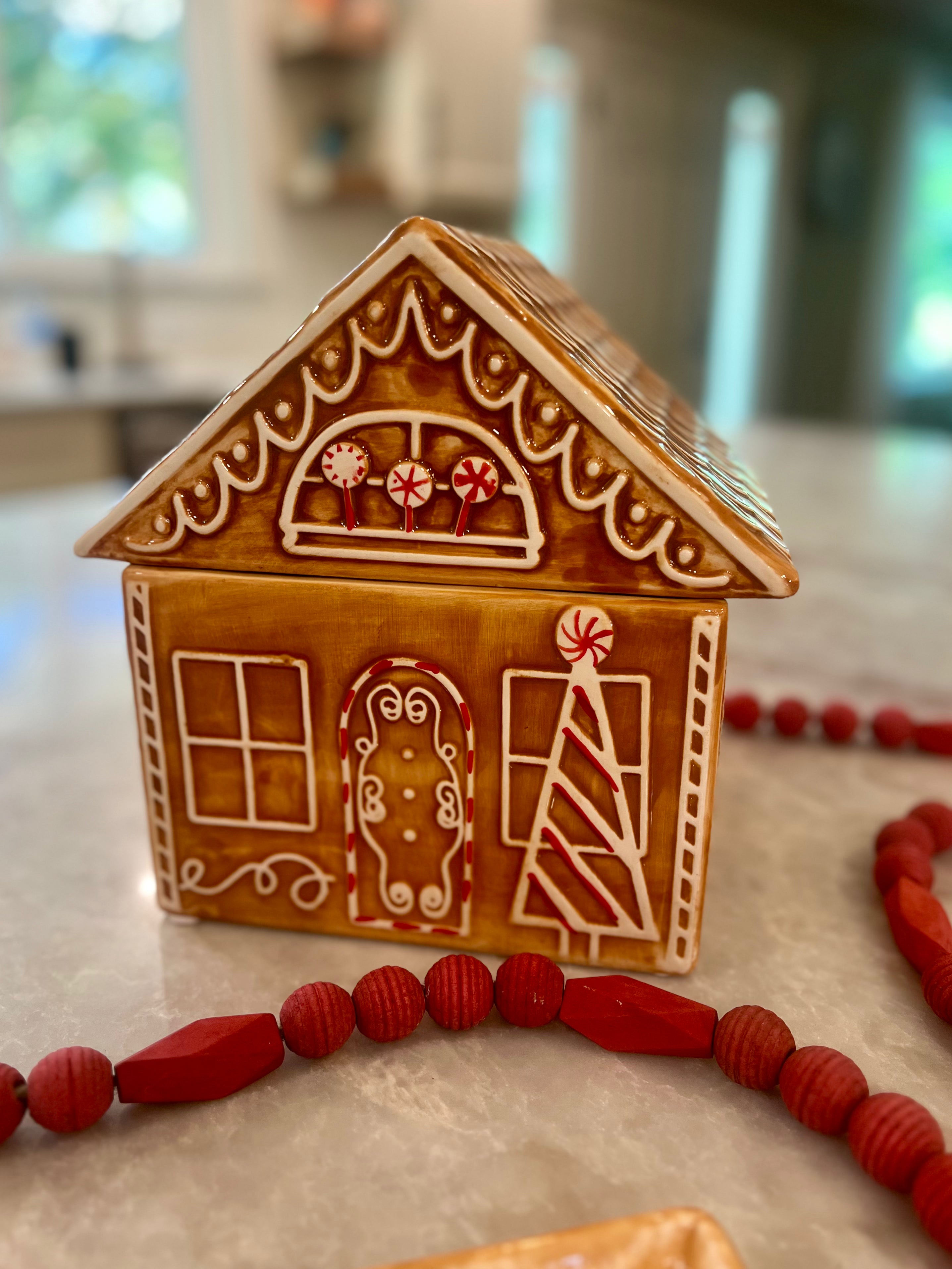 DOLOMITE GINGERBREAD HOUSE COOKIE JAR