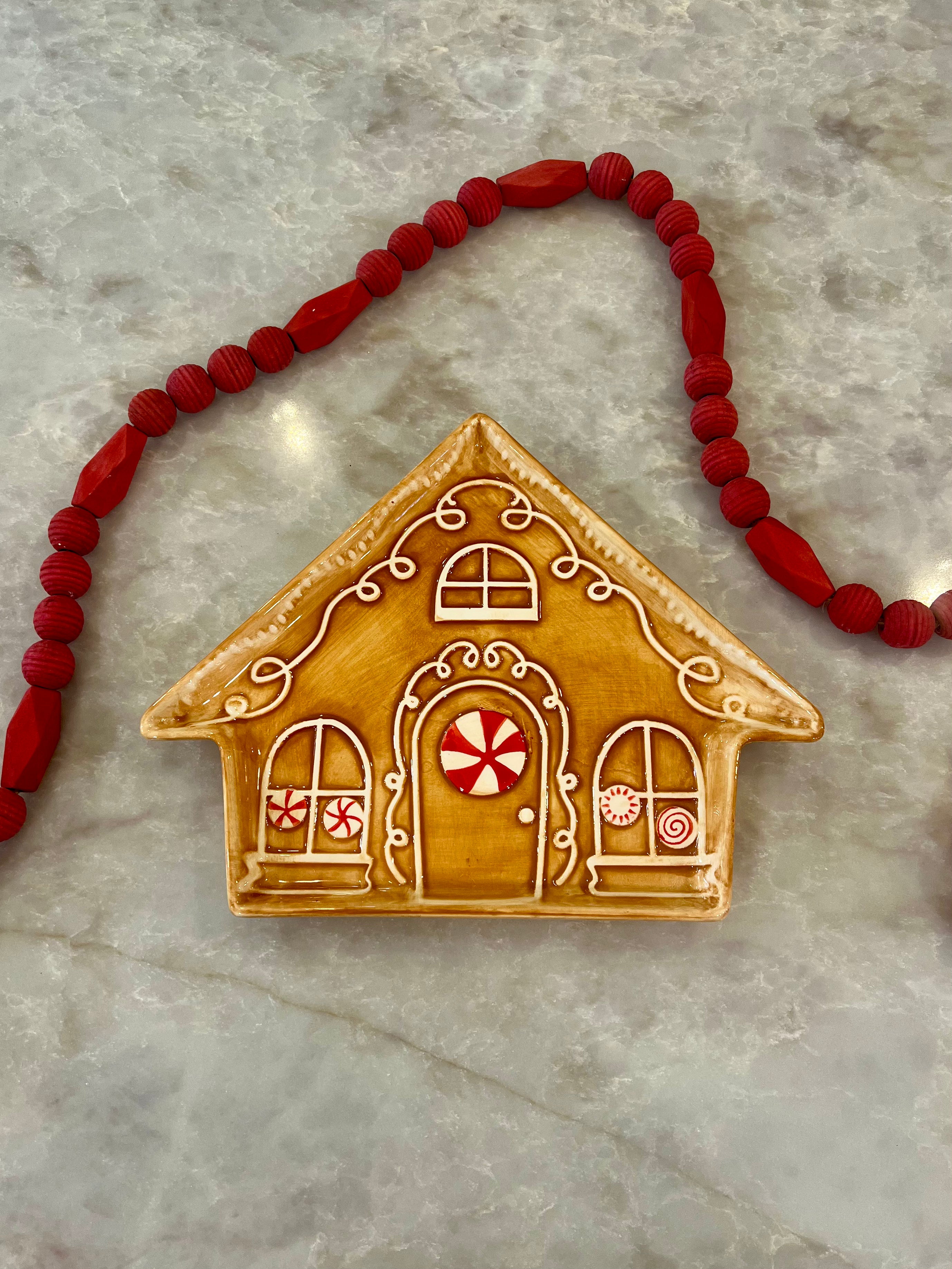 DOLOMITE GINGERBREAD HOUSE PLATE