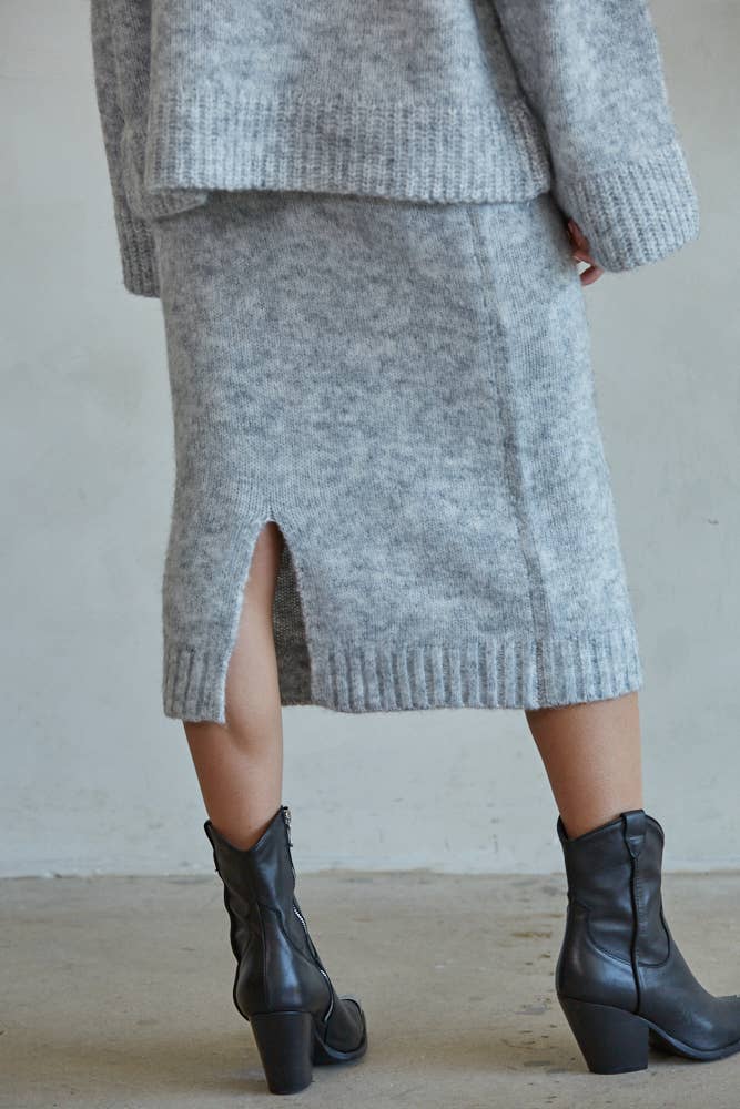 KNIT SWEATER MIDI SKIRT W/ BACK SLIT : HEATHER GRAY