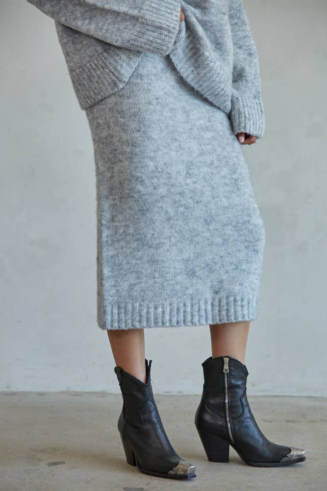 KNIT SWEATER MIDI SKIRT W/ BACK SLIT : HEATHER GRAY