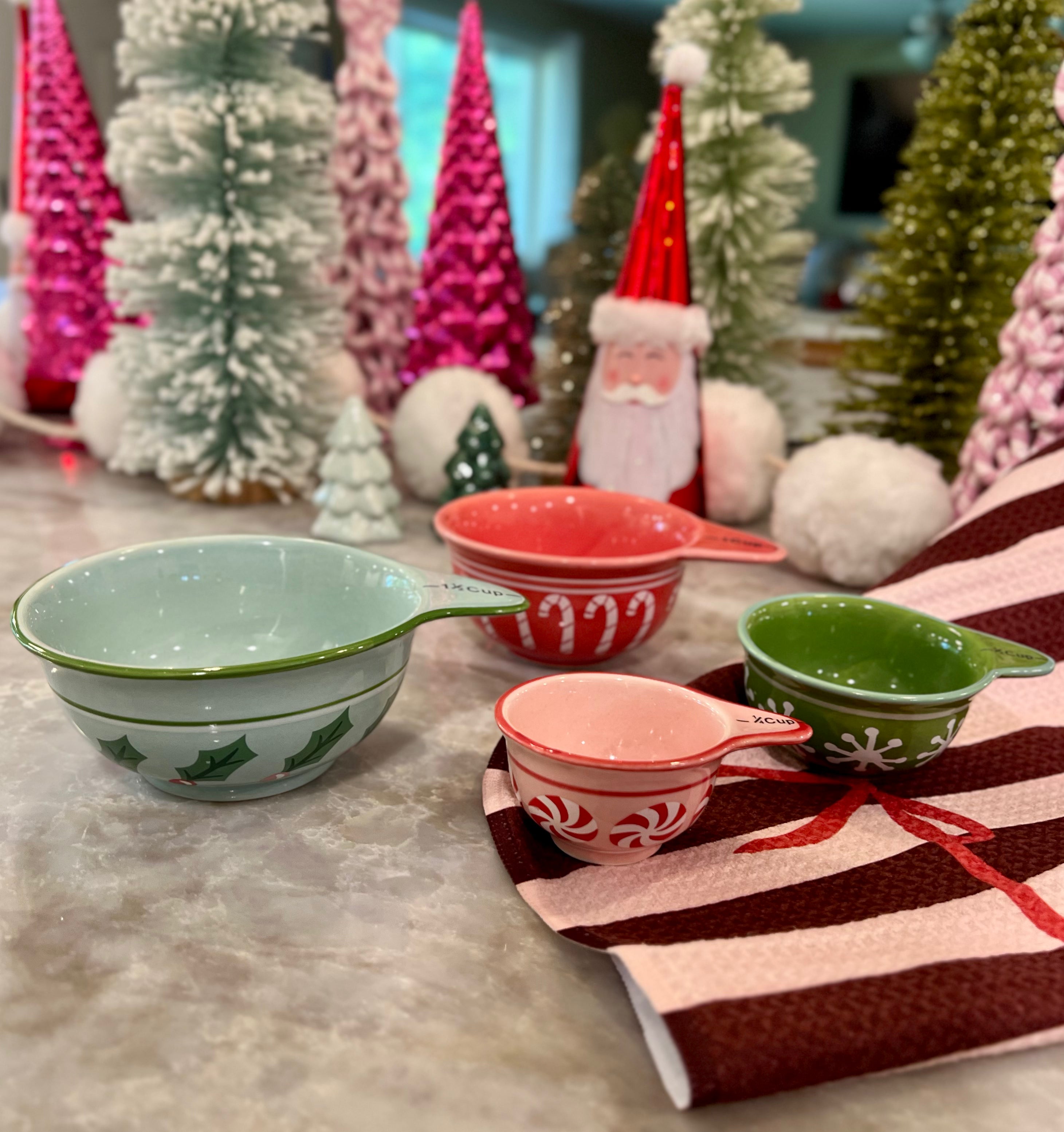 HOLIDAY STONEWARE MEASURING CUPS, SET OF 4