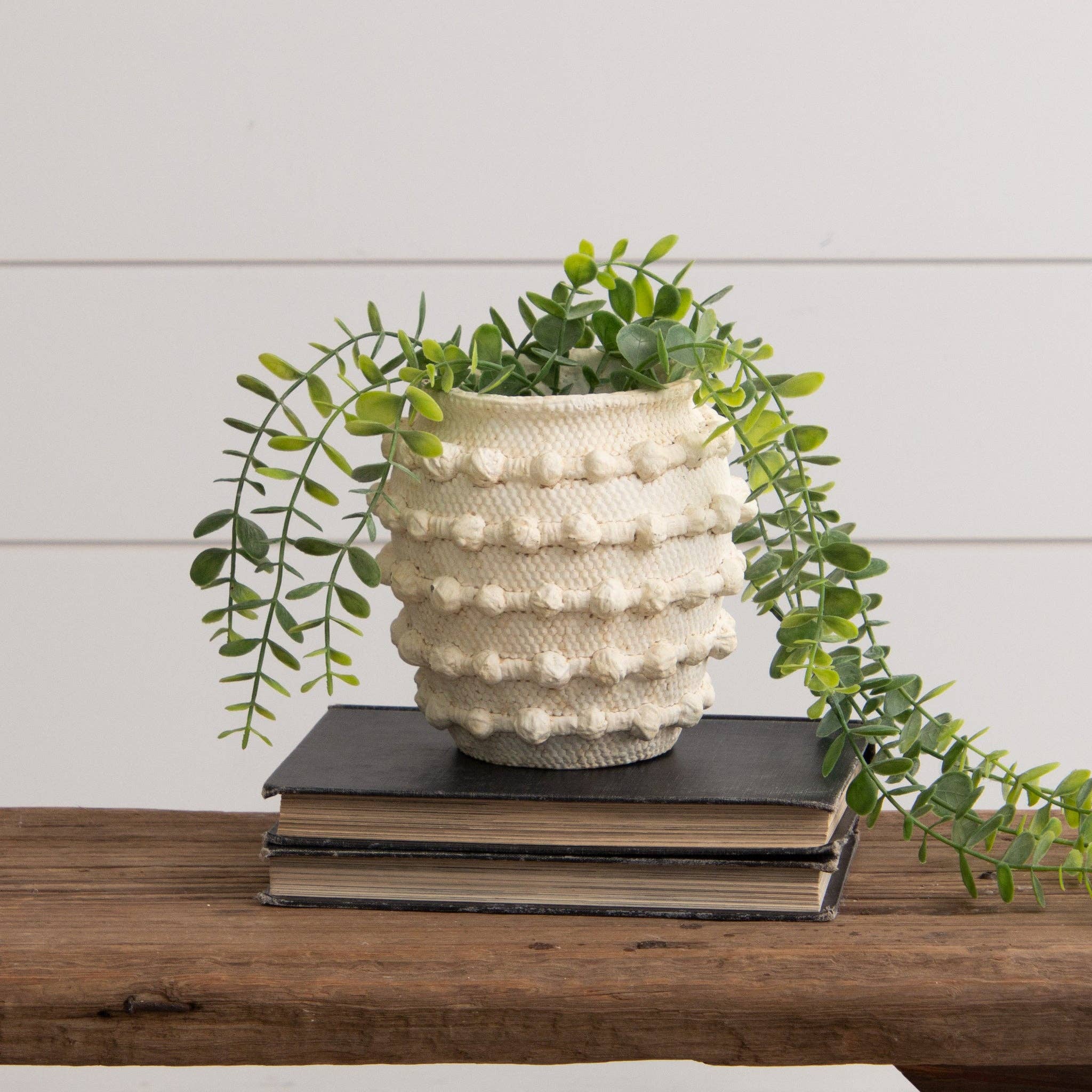 IVORY TEXTURED KNOT CEMENT VASE, SM