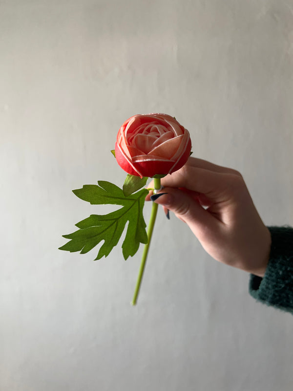 ORANGE REAL TOUCH RANUNCULUS STEM