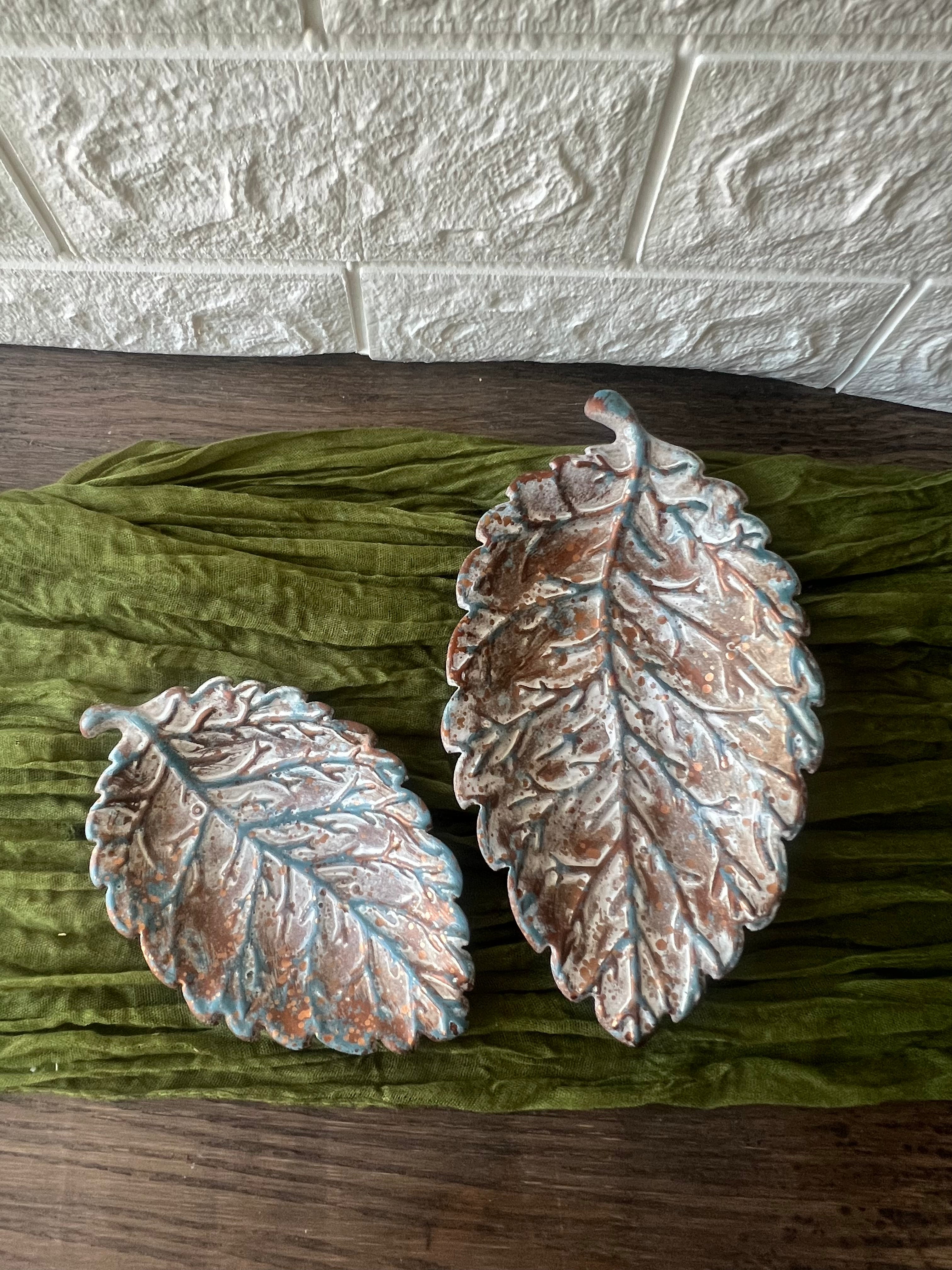 RUSTIC LEAF TRAY