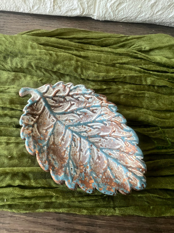RUSTIC LEAF TRAY