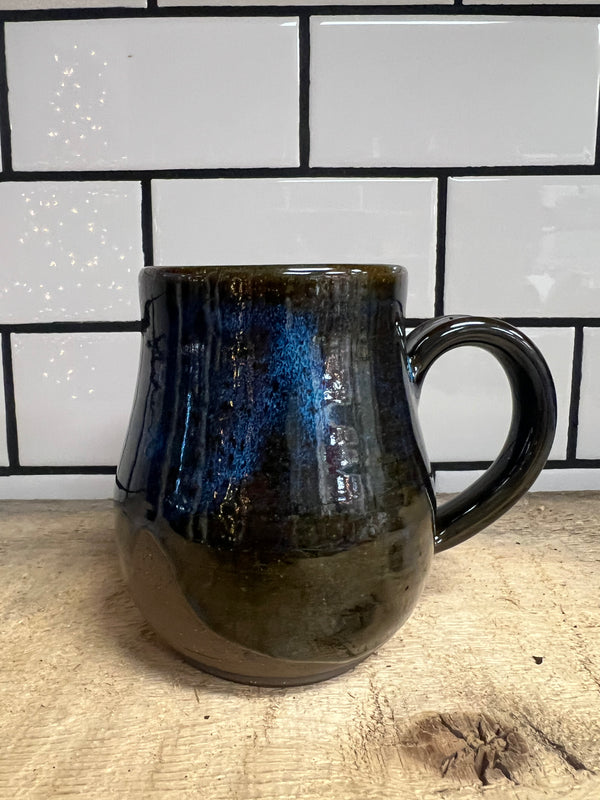 DARK CLAY DRAGONFLY MUG JWA