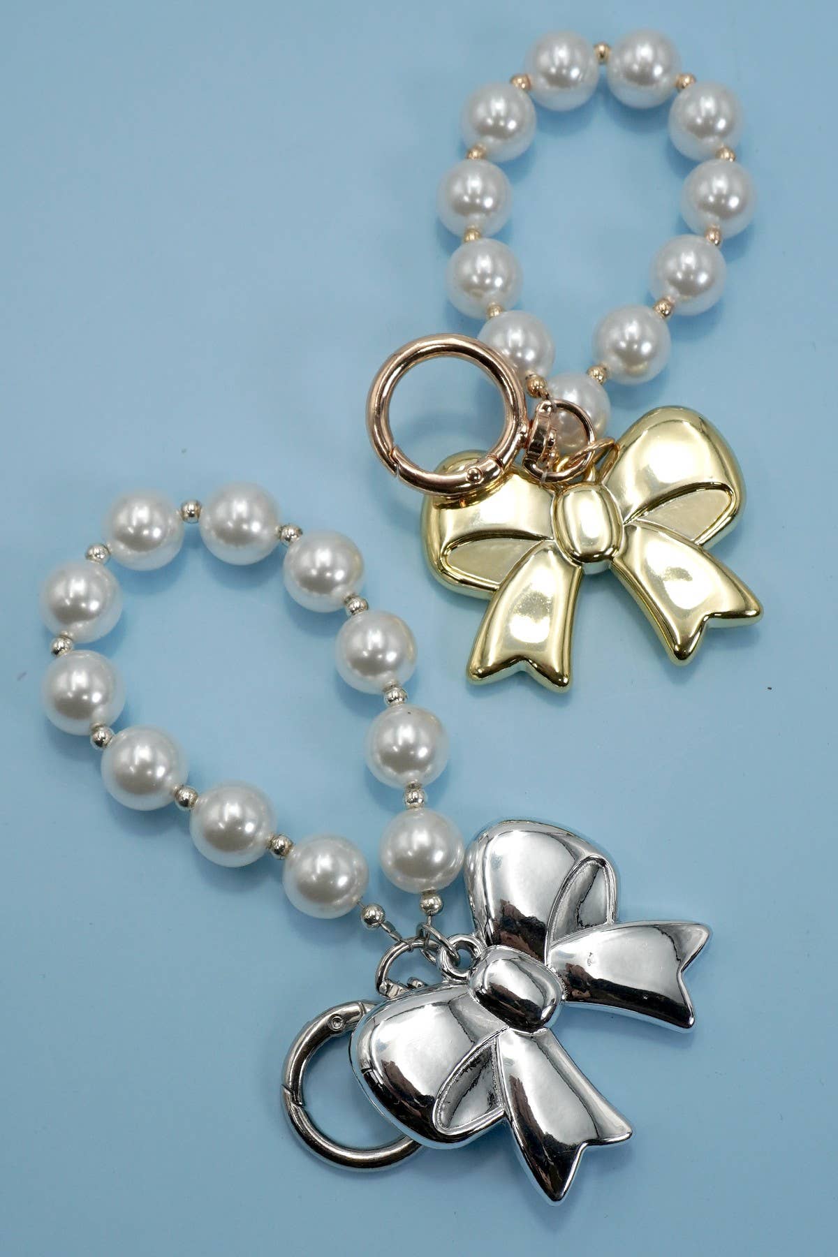 CHUNKY PEARL BOW BAG CHARM