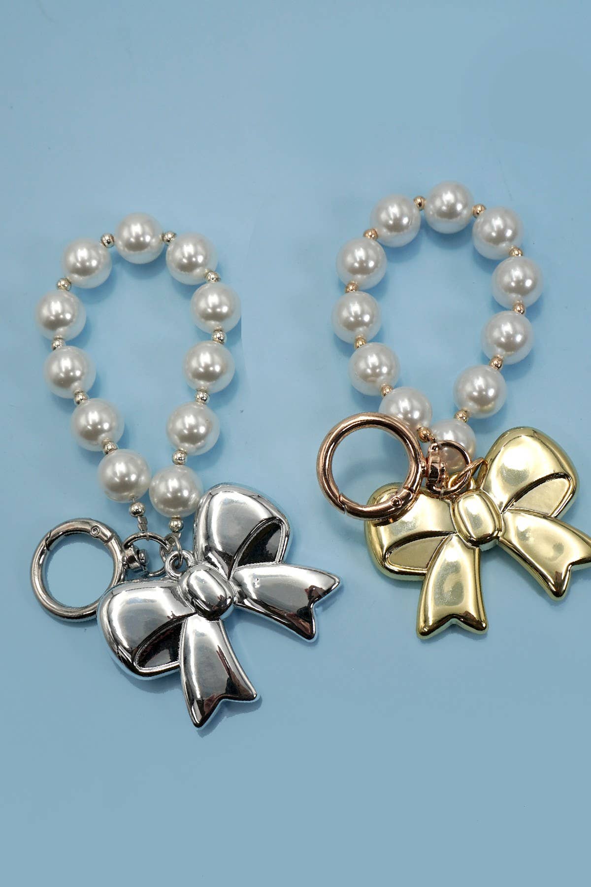 CHUNKY PEARL BOW BAG CHARM