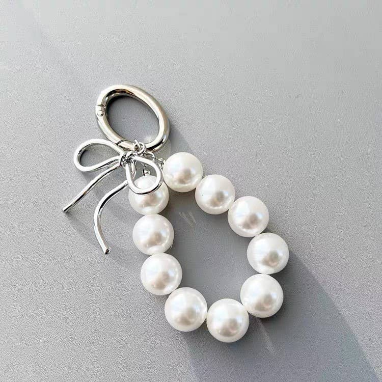 CHUNKY PEARL KEYCHAIN BAG CHARM