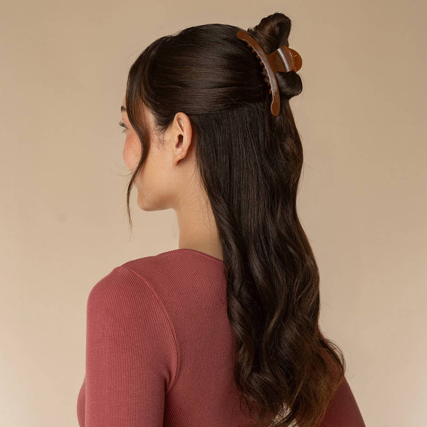 RECYCLED PLASTIC LARGE ARCHED CLIP - MOCHA