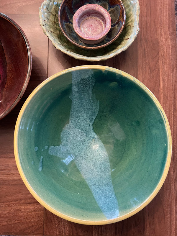 JAN #16 EXTRA LARGE GREEN BOWL L.V.