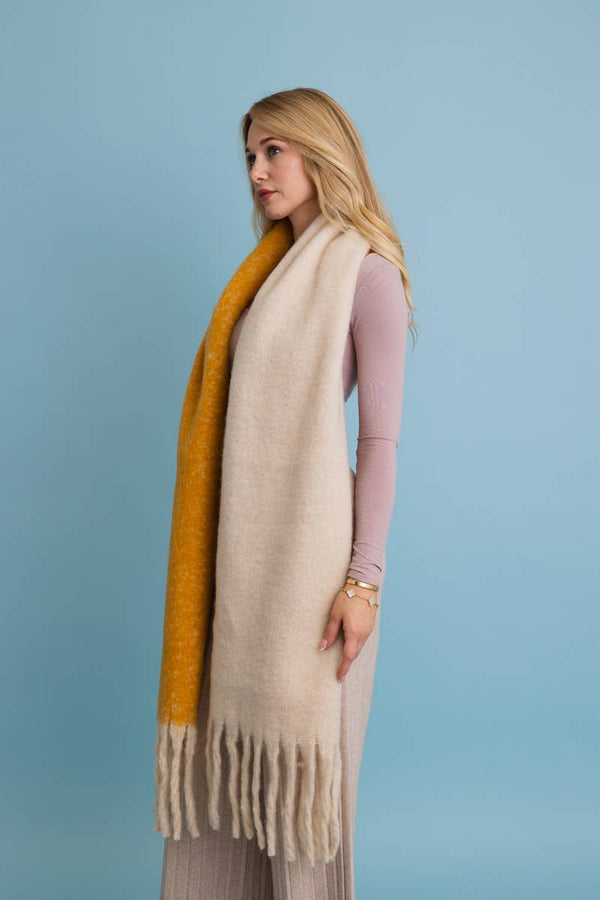COZY SOLID TWO TONE TASSEL SCARF