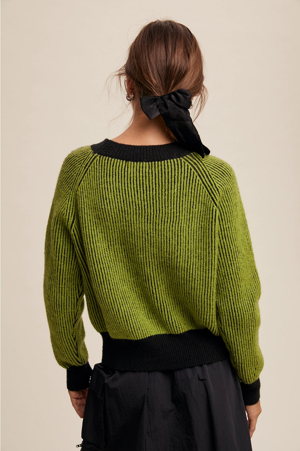 COLORBLOCK RIBBED KNIT CREW NECK SWEATER