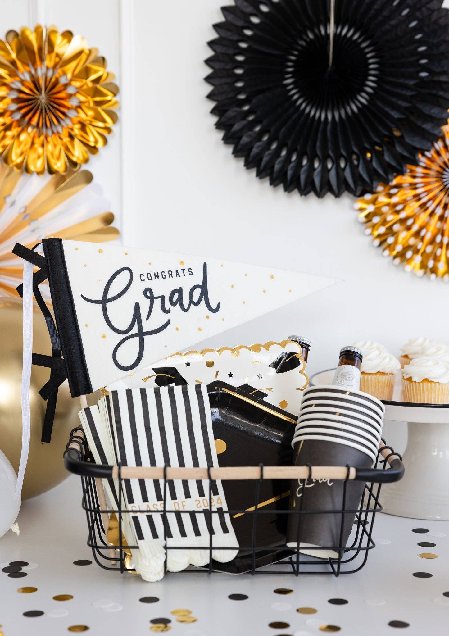 CONGRATS GRAD FELT PENNANT BANNER