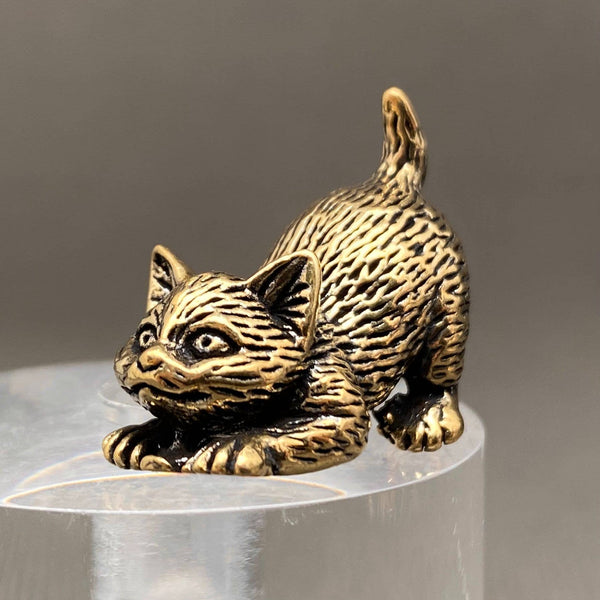 BRASS LYING KITTEN