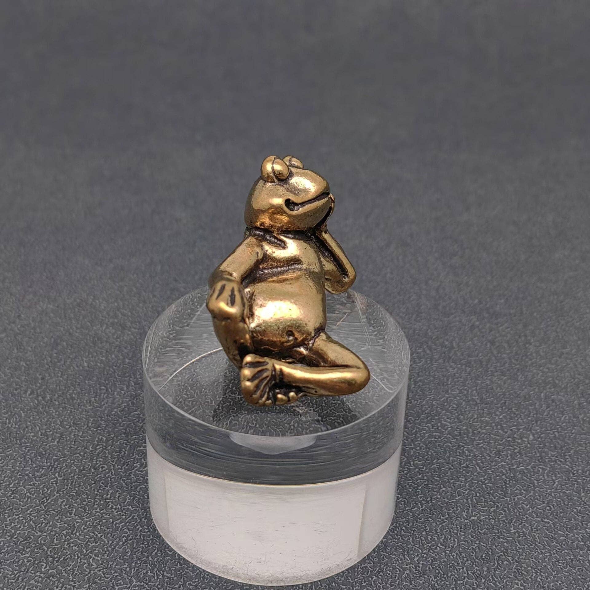 BRASS SIDE-LYING FROG