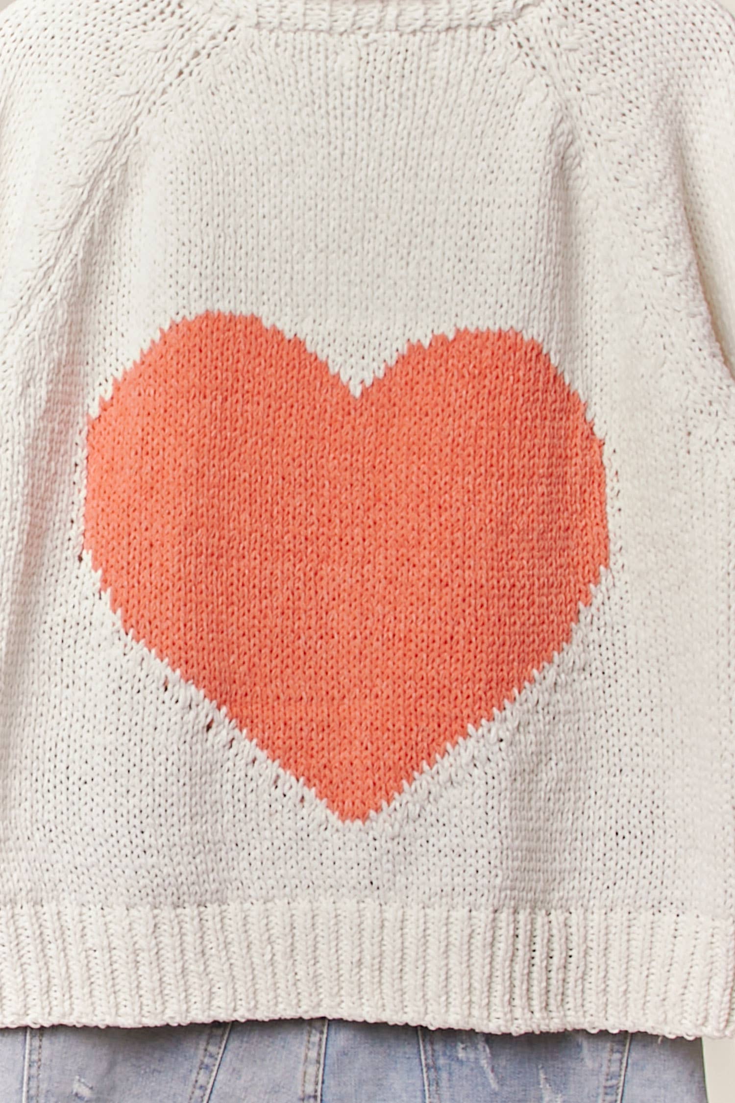 V-NECK HEART POCKET IVORY CARDIGAN