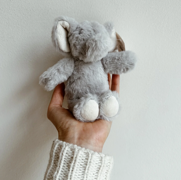 OZZY ELEPHANT PLUSH RATTLE