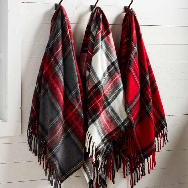 TARTAN FRINGE THROWS