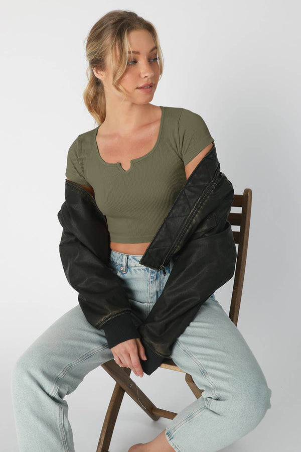 NOTCH NECK CROP TOP