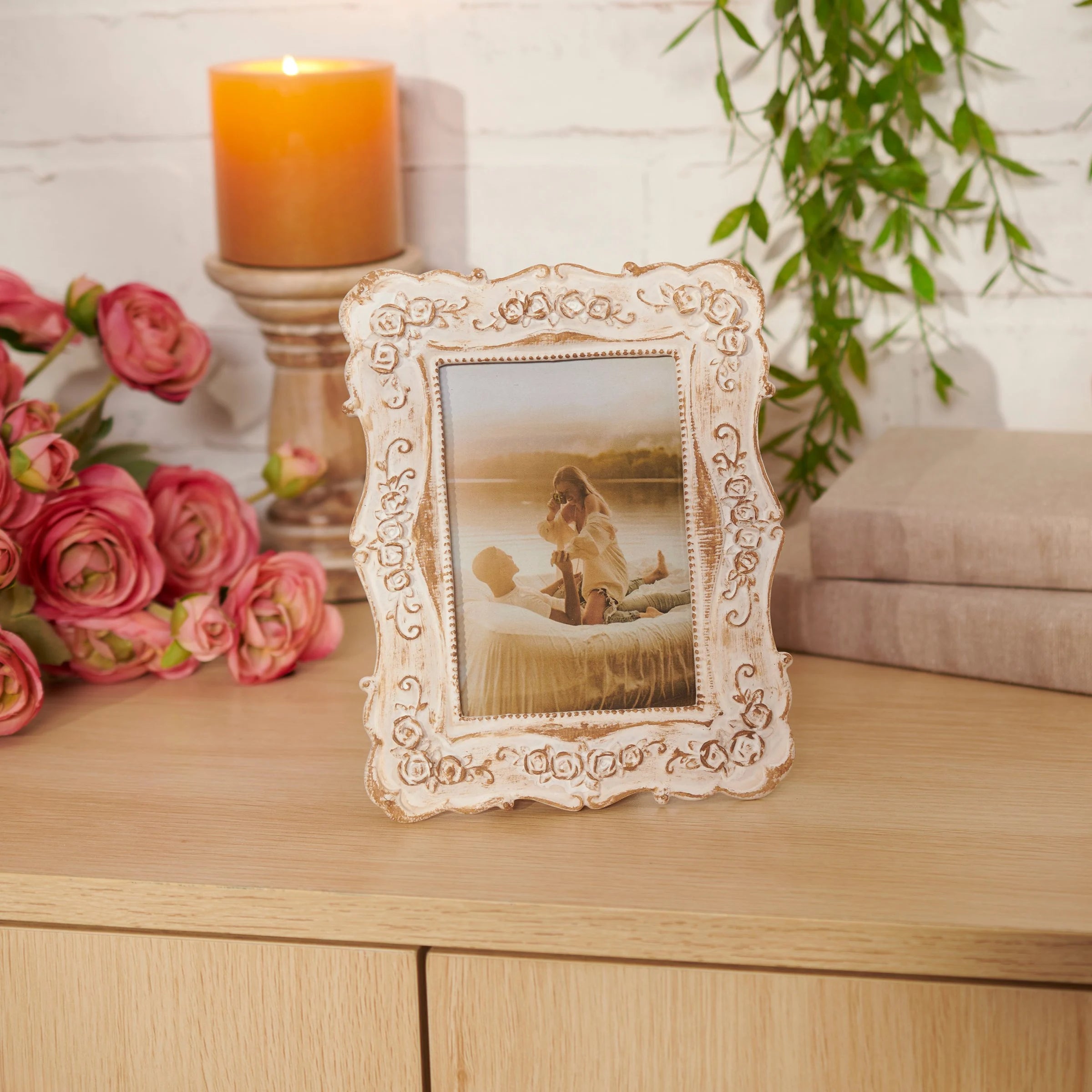ANTIQUE PHOTO FRAME