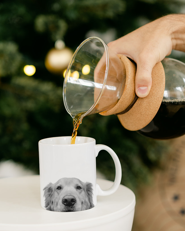 PEEKING GOLDEN RETRIEVER MUG