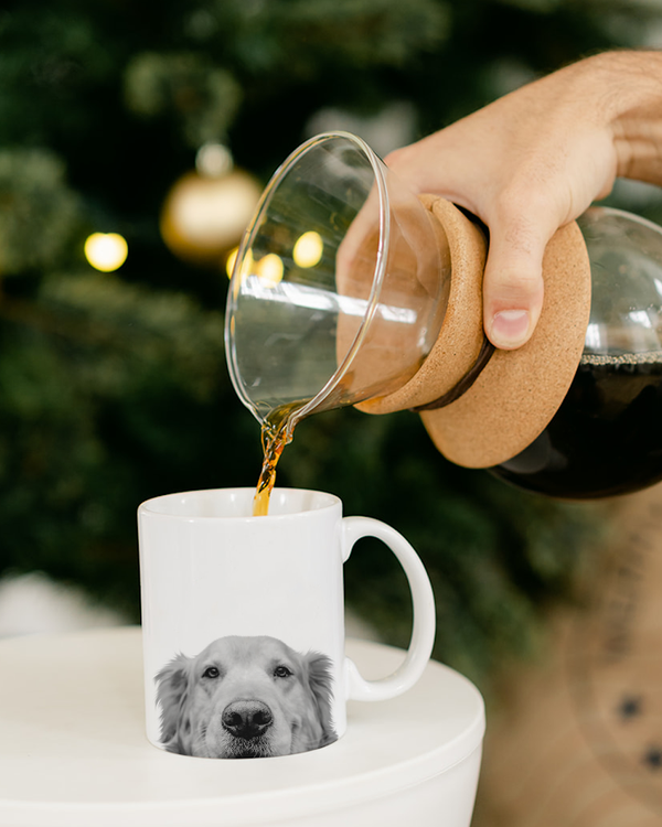PEEKING GOLDEN RETRIEVER MUG