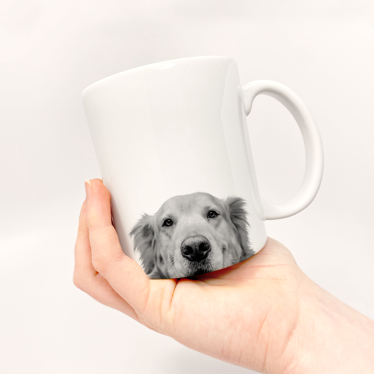 PEEKING GOLDEN RETRIEVER MUG