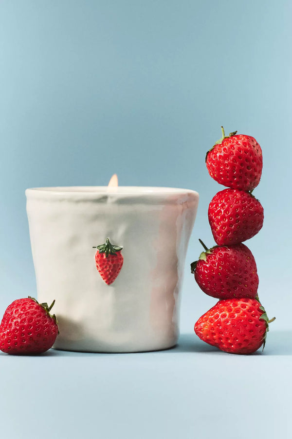 8 OZ BISTRO CERAMIC WITH EMBOSSED STRAWBERRY & PRINTED BOX - STRAWBERRY