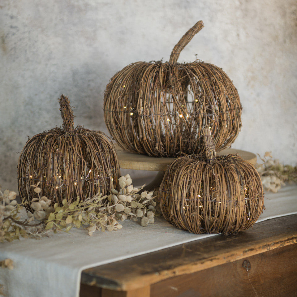LIGHTED RATTAN PUMPKIN