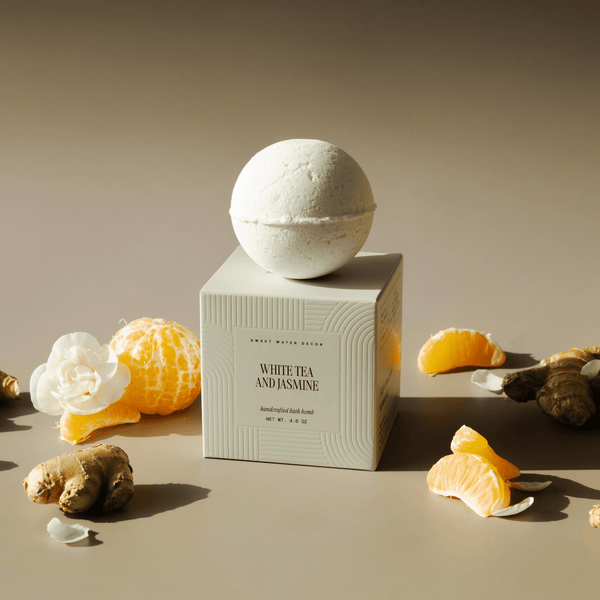 WHITE TEA AND JASMINE 4.6 OZ BATH BOMB