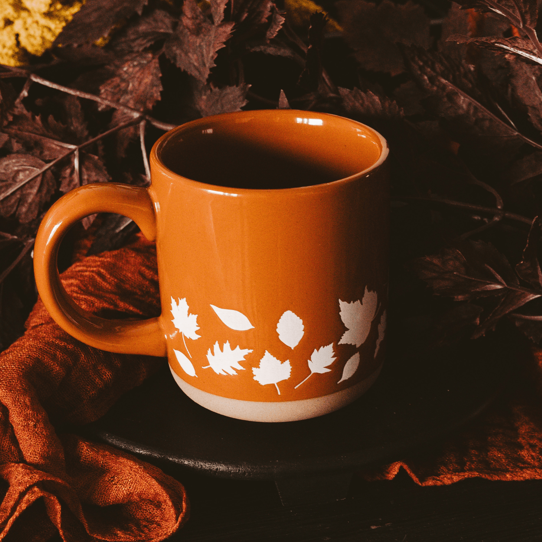 FALL LEAVES 14OZ. ORANGE STONEWARE COFFEE MUG