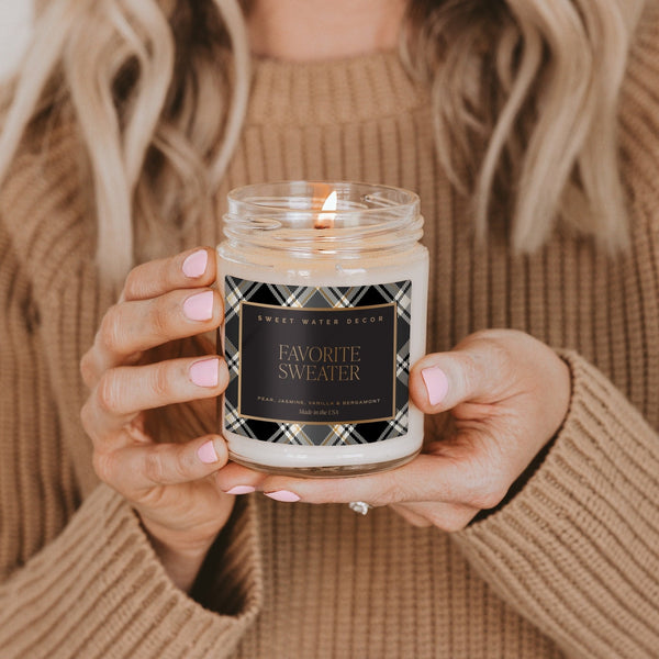 FAVORITE SWEATER SOY CANDLE - PATTERNED 9 OZ - CLEAR JAR (CASHMERE AND VANILLA)
