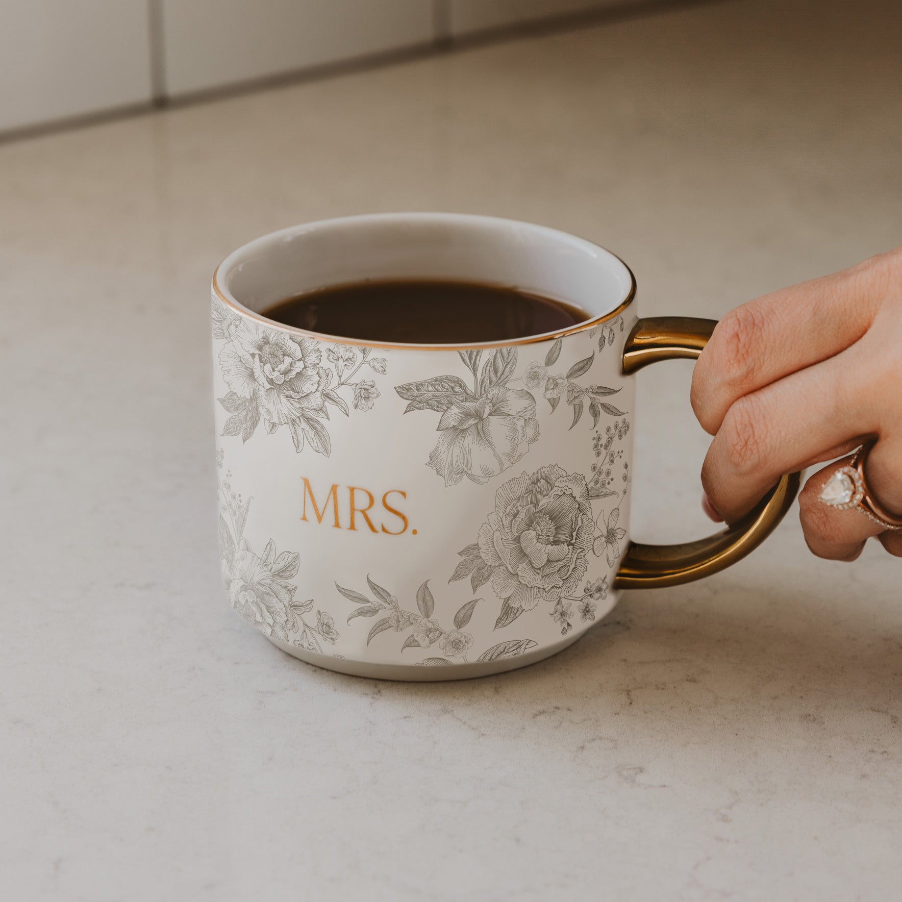 MRS 14 OZ GOLD HANDLE COFFEE MUG