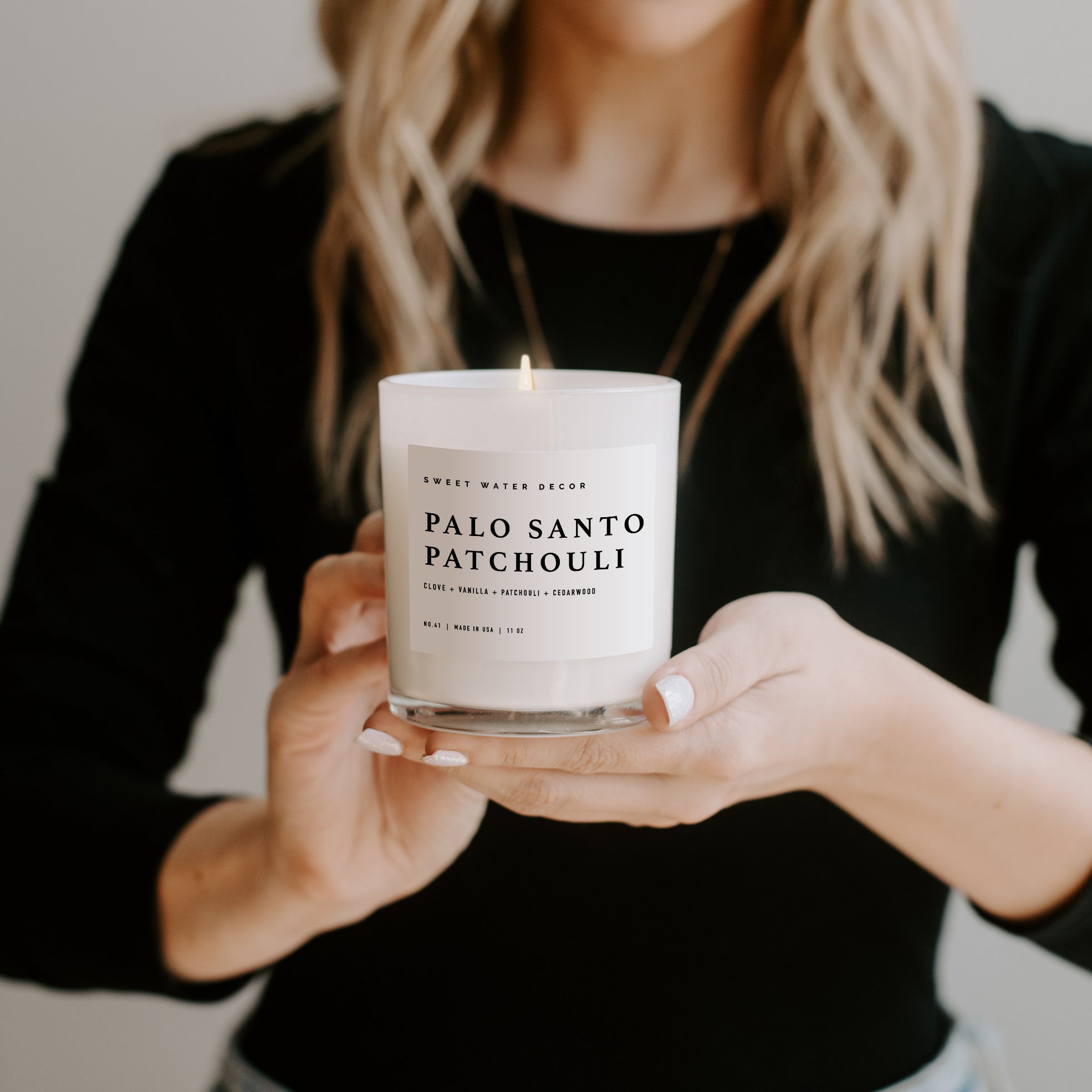 PALO SANTO PATCHOULI SOY CANDLE - WHITE JAR - 11 OZ