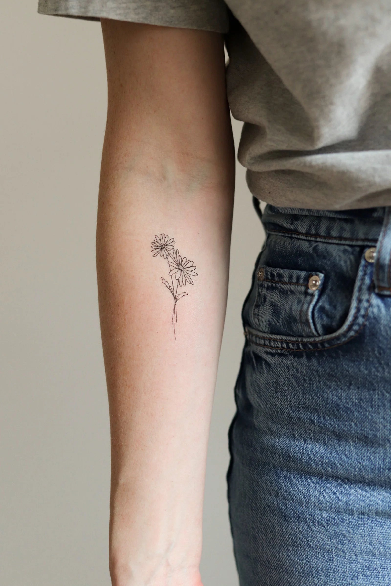 APRIL BIRTH FLOWER - DAISY TEMPORARY TATTOOS